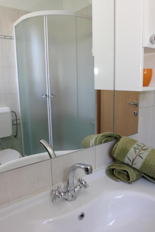 Holiday House Pine Tree Nerezisca المظهر الخارجي الصورة