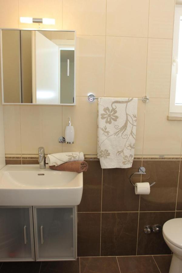Holiday House Pine Tree Nerezisca المظهر الخارجي الصورة