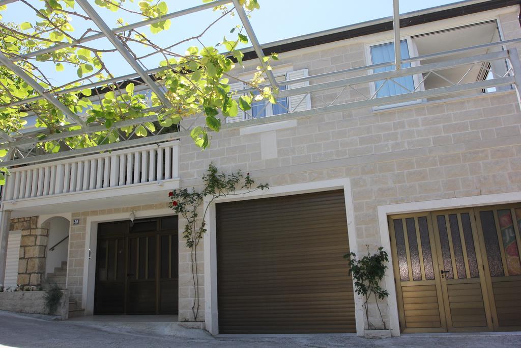 Holiday House Pine Tree Nerezisca المظهر الخارجي الصورة