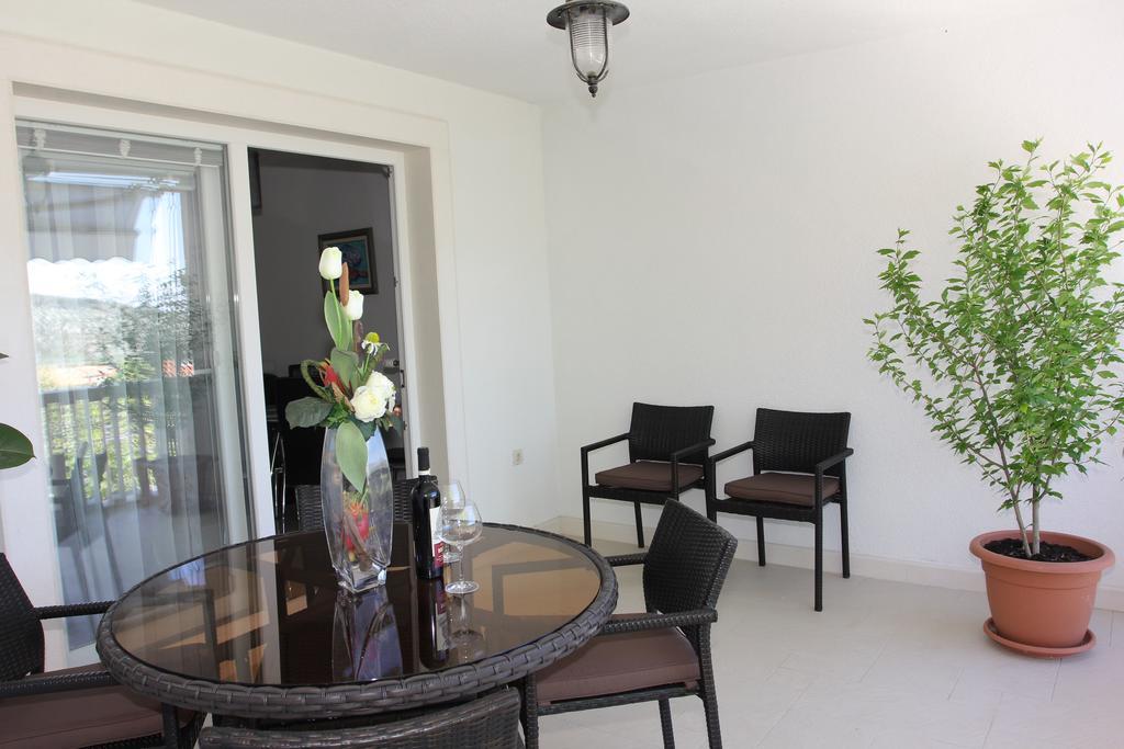 Holiday House Pine Tree Nerezisca المظهر الخارجي الصورة
