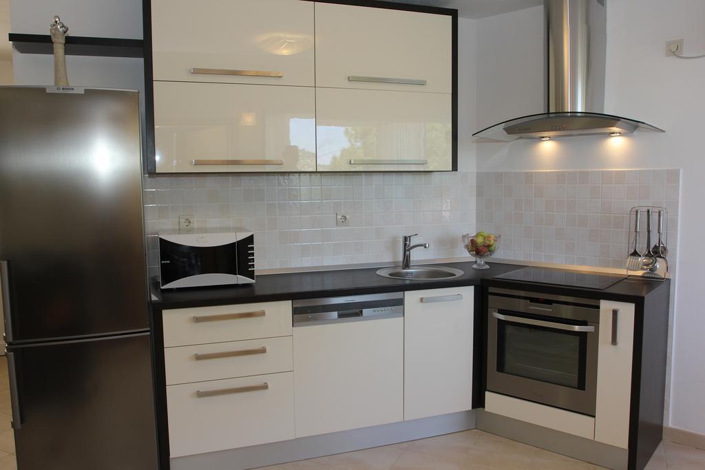 Holiday House Pine Tree Nerezisca المظهر الخارجي الصورة